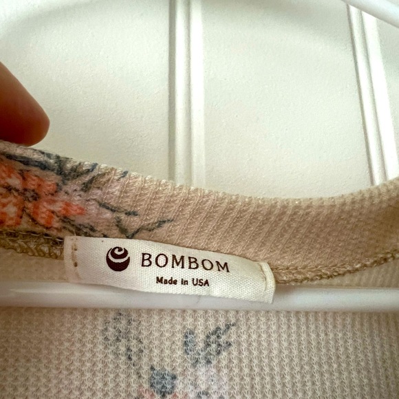 Bombom top size L. Lightweight, thermal fabric with floral print. - Picture 4 of 4